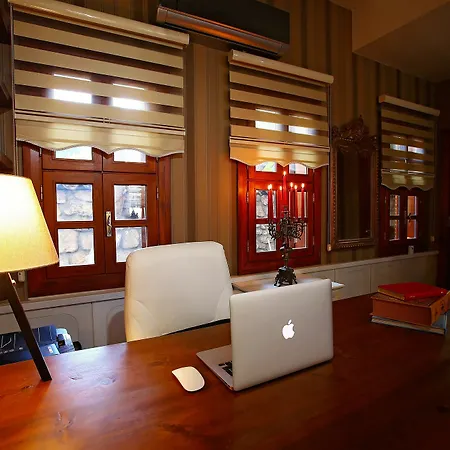 Mellon Premium Hotel