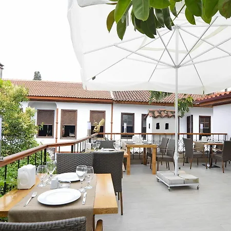 Mellon Premium Hotel